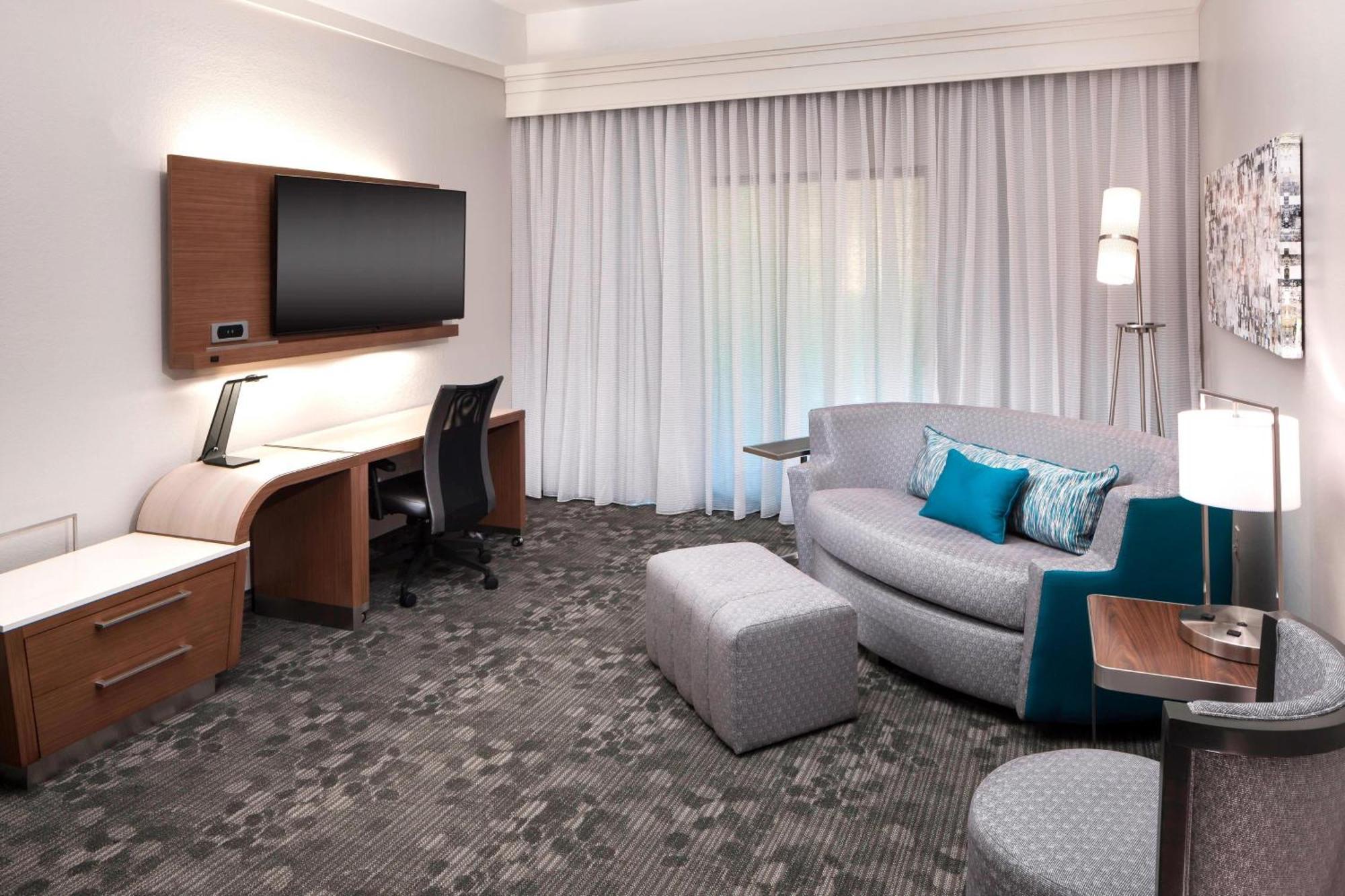 Courtyard By Marriott