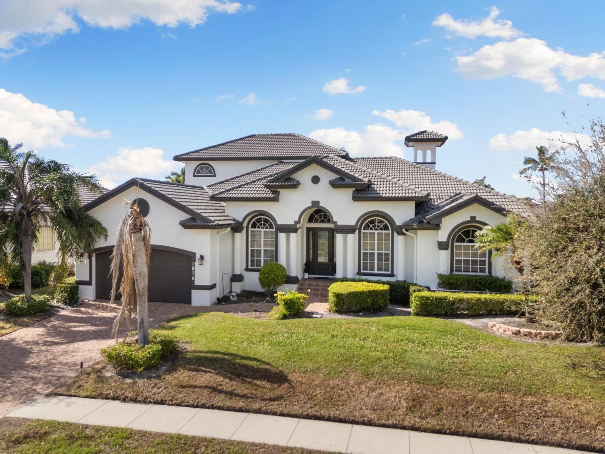 Unique 5 Bed Waterfront Woodbine Ct With Private Pool Holiday home
