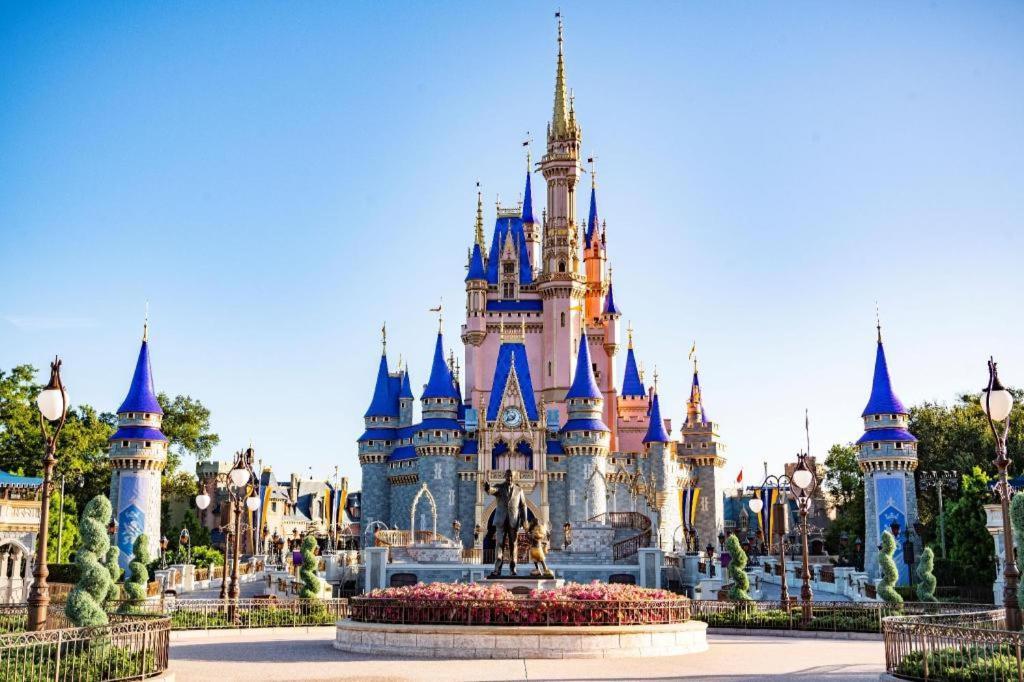 Disney's All-star Movies 3* Celebration