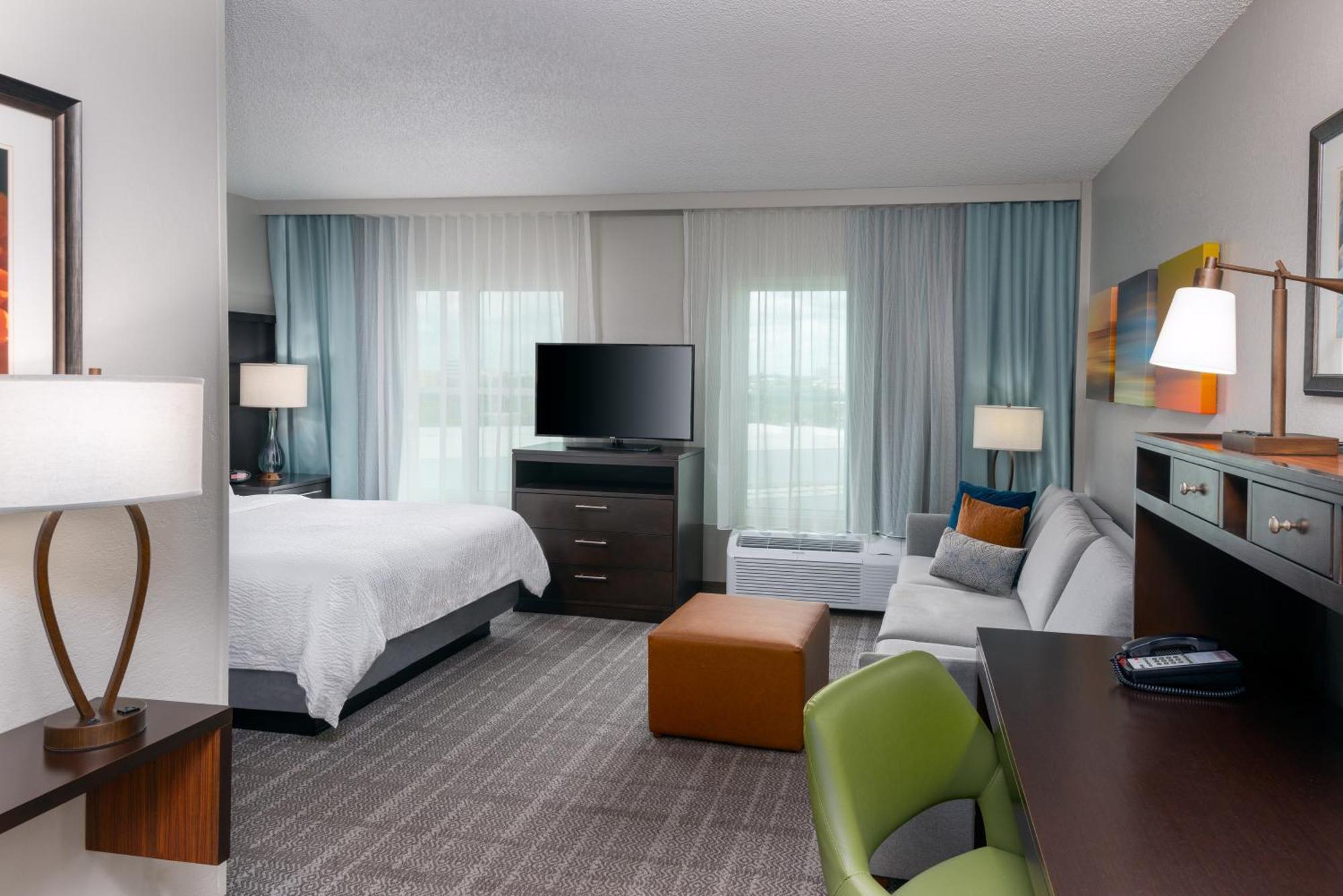 Staybridge Miami Area By Ihg Hotel Doral