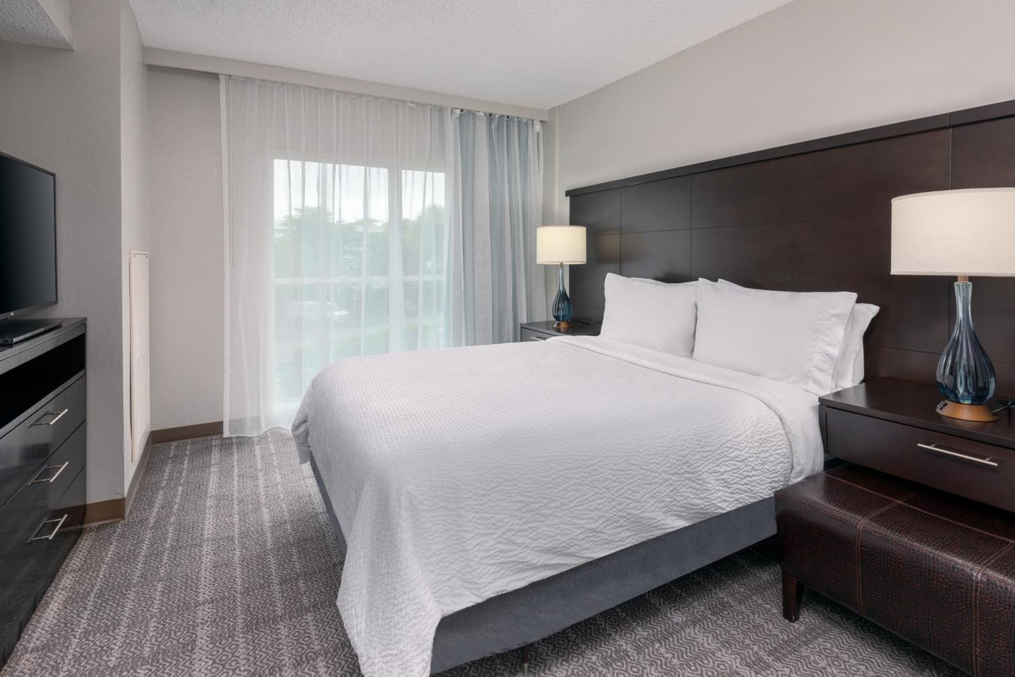 Staybridge Miami Area By Ihg Hotel