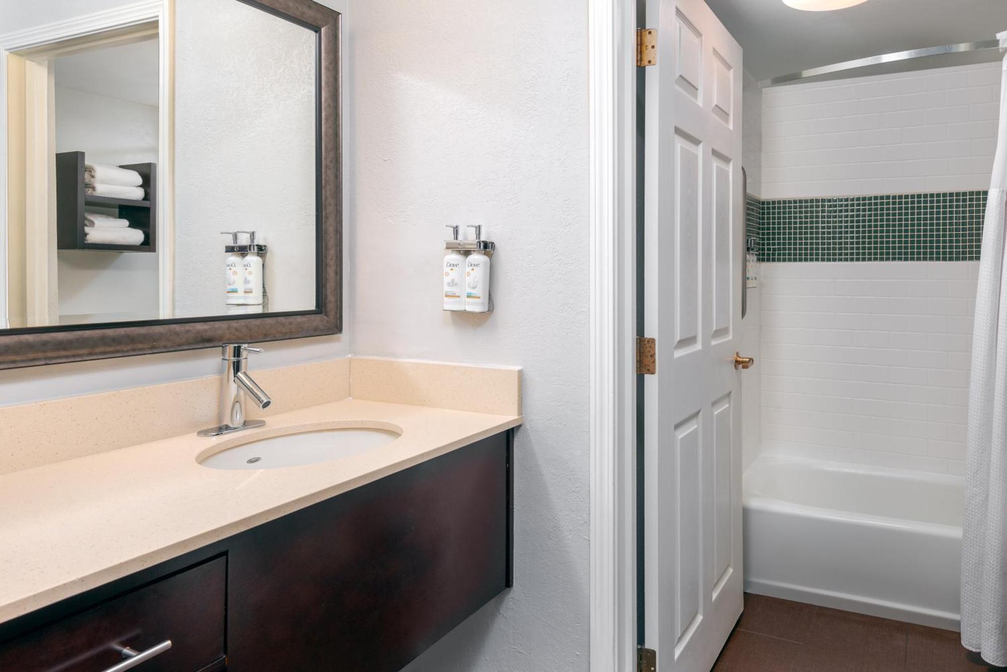 Staybridge Miami Area By Ihg Hotel Doral