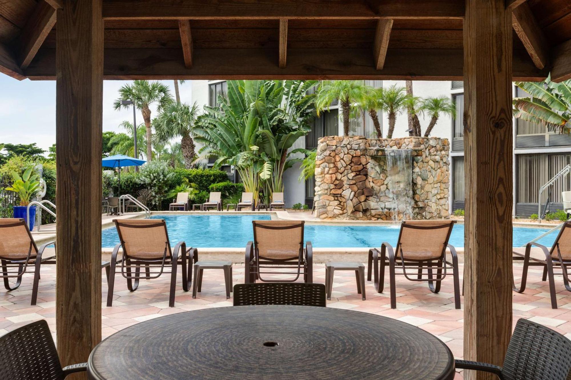 Hotel Doubletree By Hilton Myers At Bell Tower Shops 4*