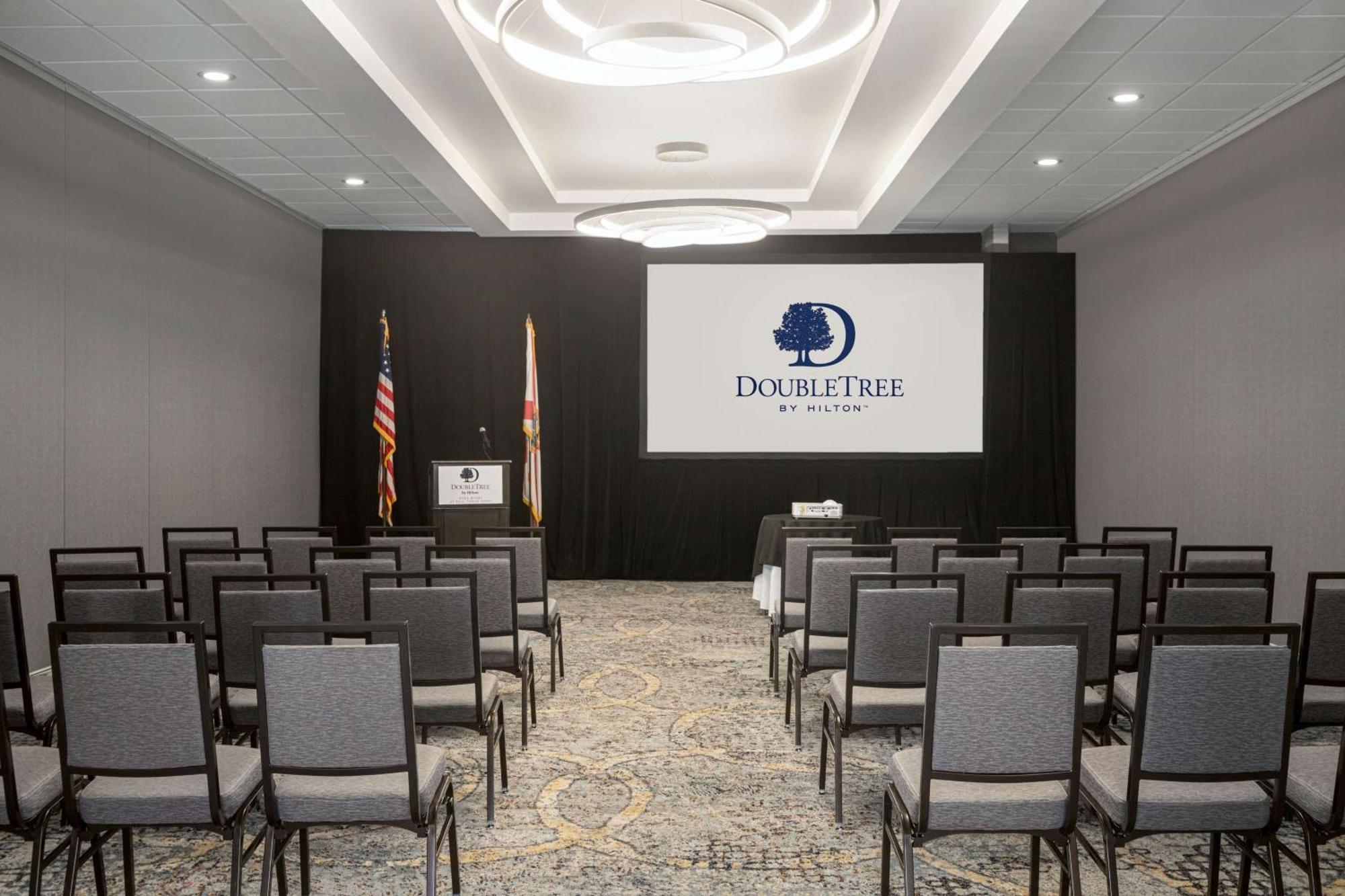 Hotel Doubletree By Hilton Myers At Bell Tower Shops 4*