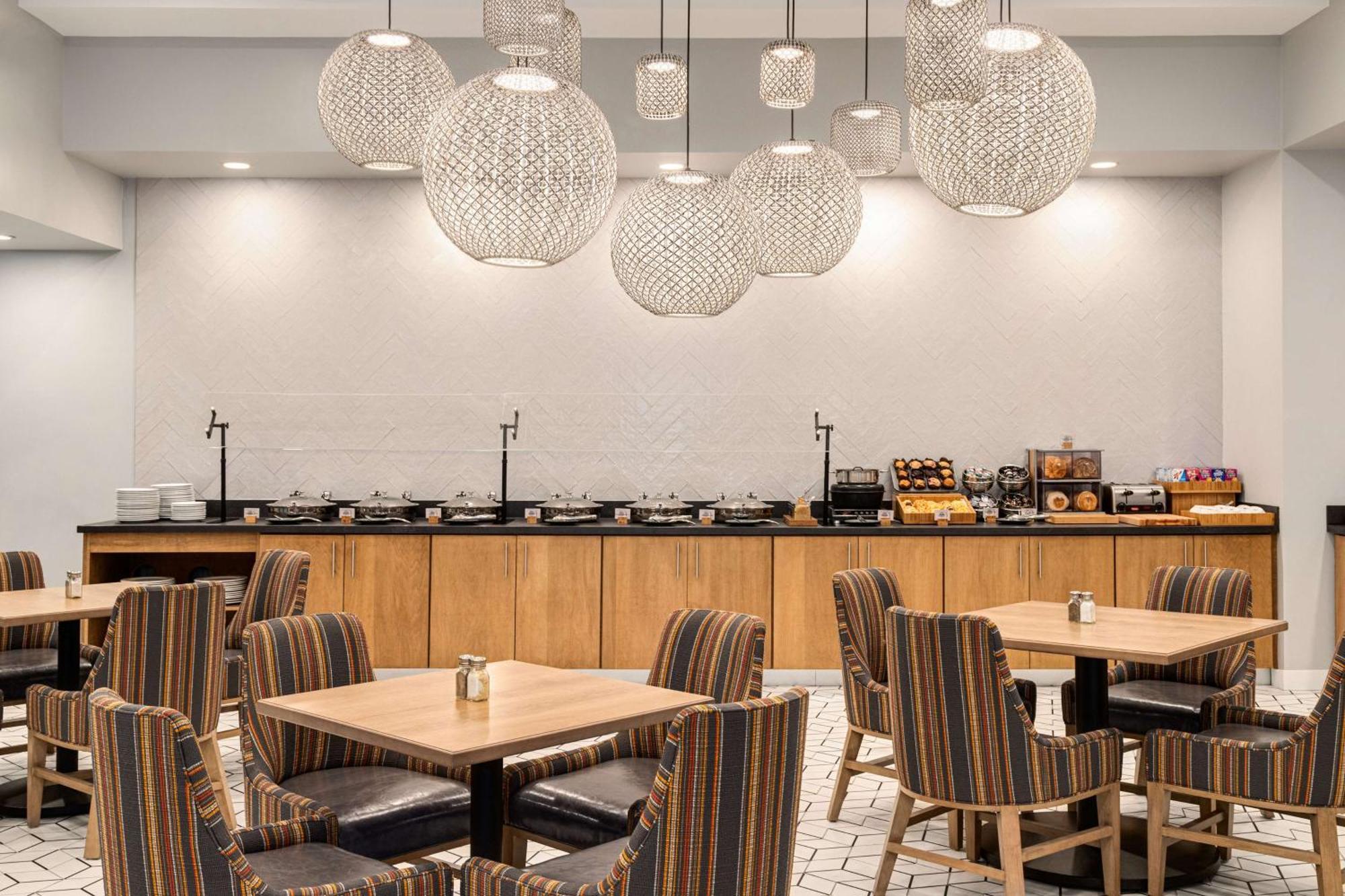 Doubletree By Hilton Myers At Bell Tower Shops Hotel 4*