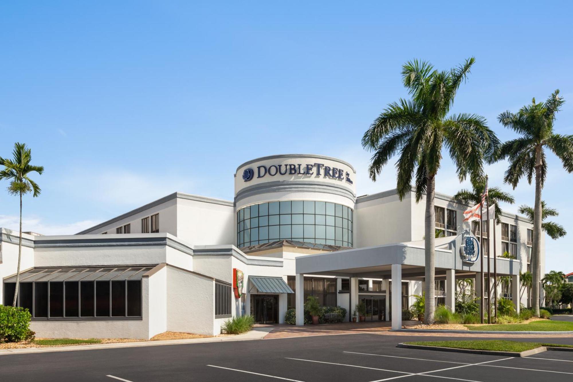 Hotel Doubletree By Hilton Myers At Bell Tower Shops Fort Myers