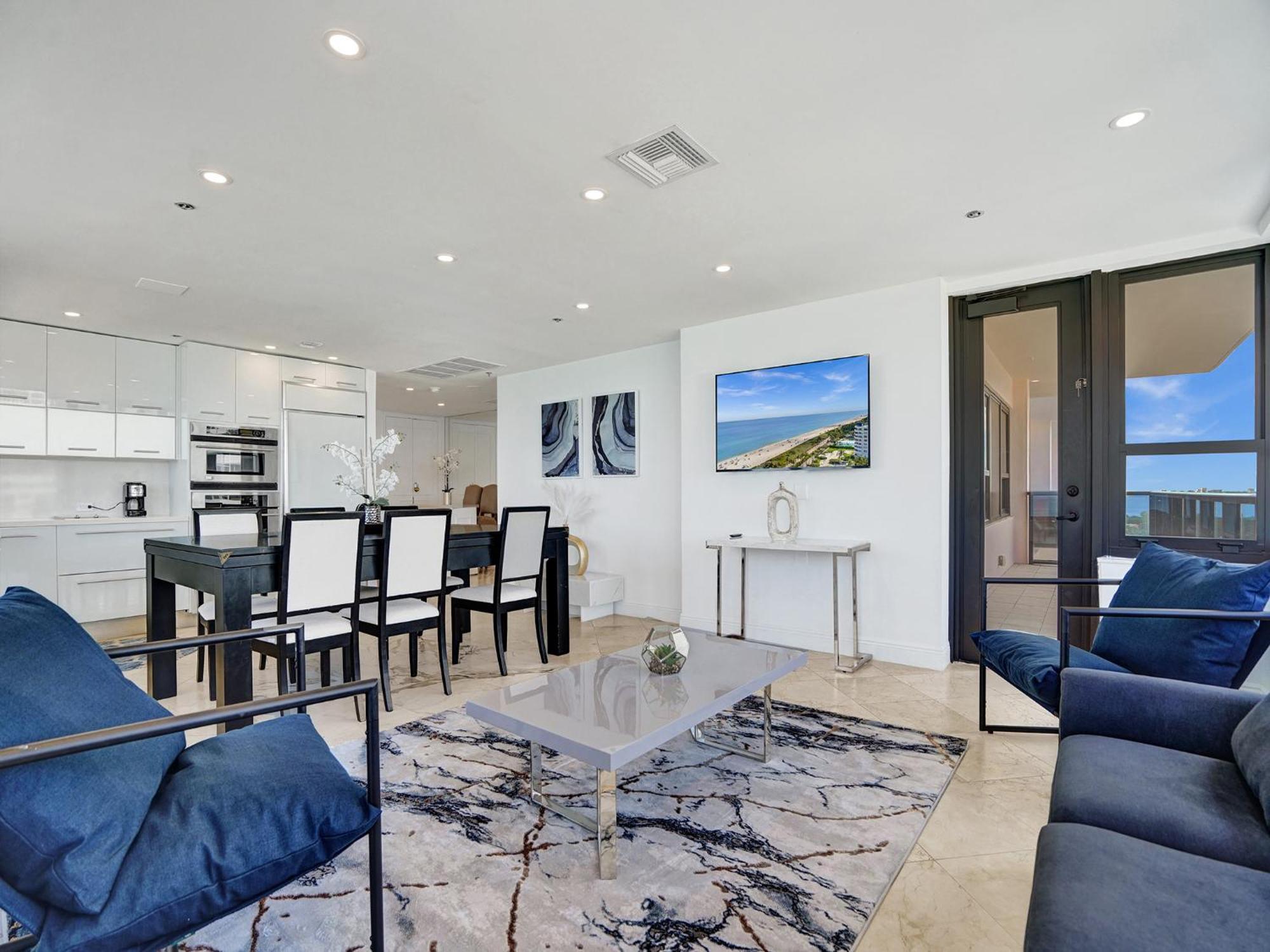 Apartment Ocean Front Penthouse 2bd 2 Balconies Ph-2
