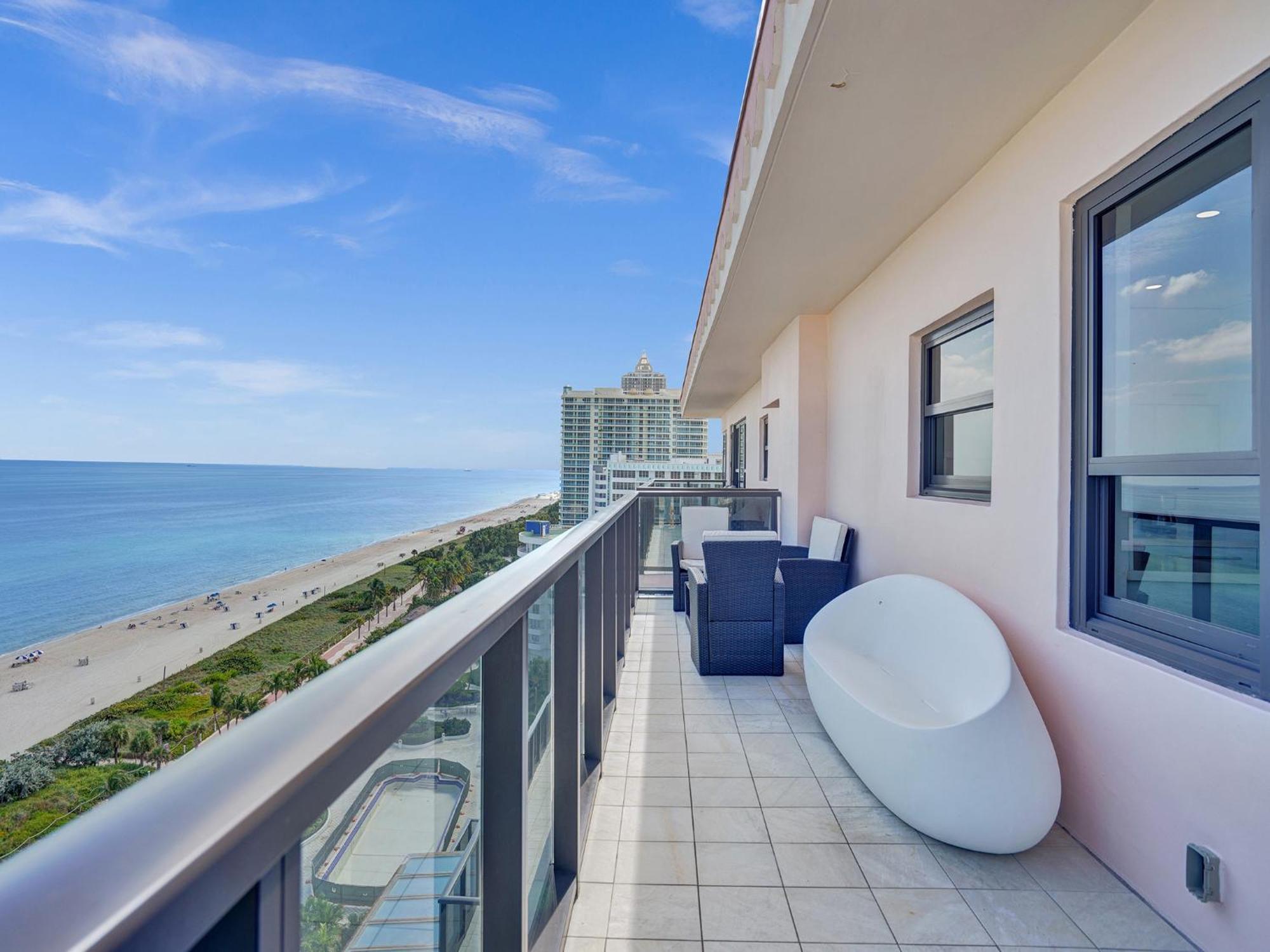 Ocean Front Penthouse 2bd 2 Balconies Ph-2 Apartment *