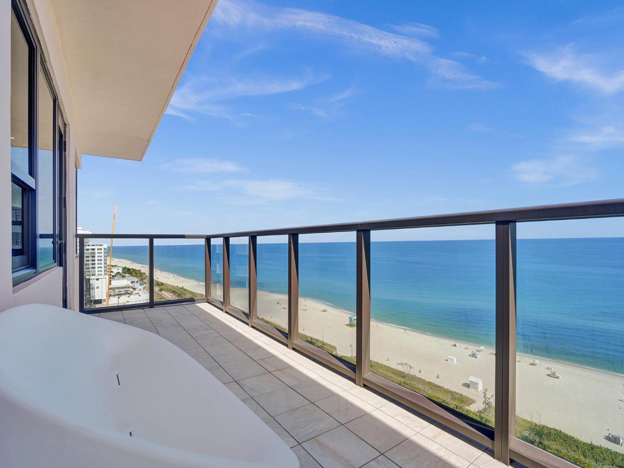 Ocean Front Penthouse 2bd 2 Balconies Ph-2 * Miami Beach