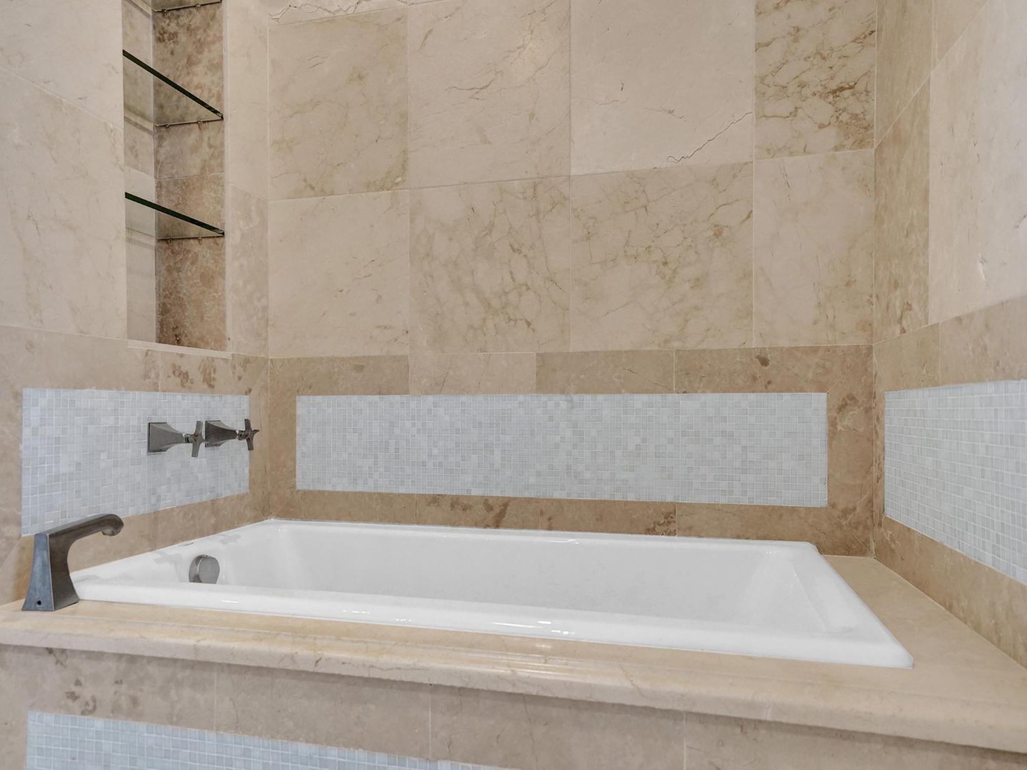 Ocean Front Penthouse 2bd 2 Balconies Ph-2 Apartment