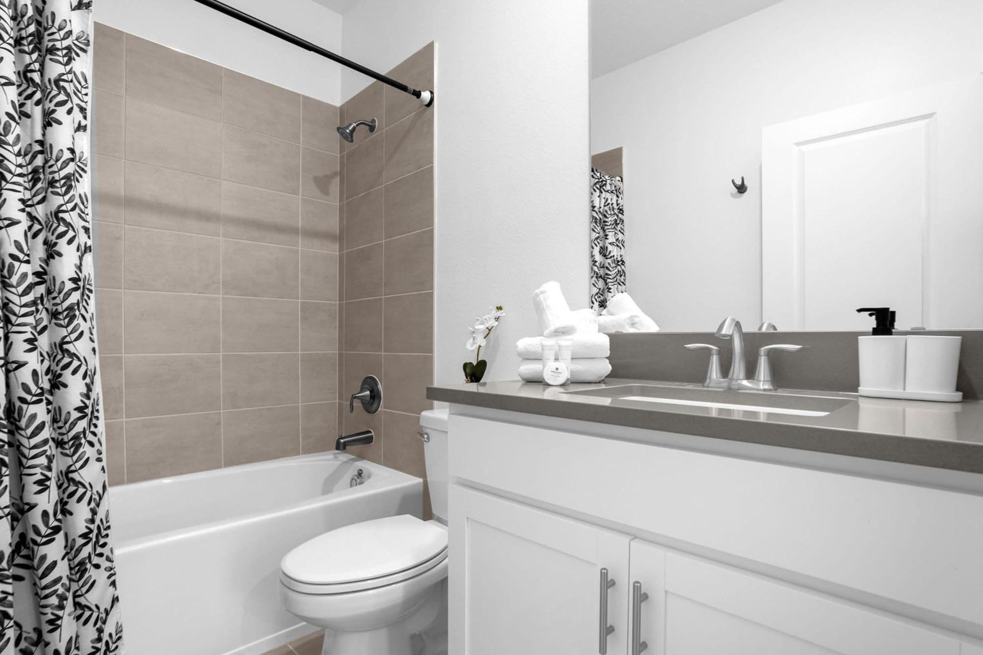 Upstay - New Build At Championsgate With & Pool