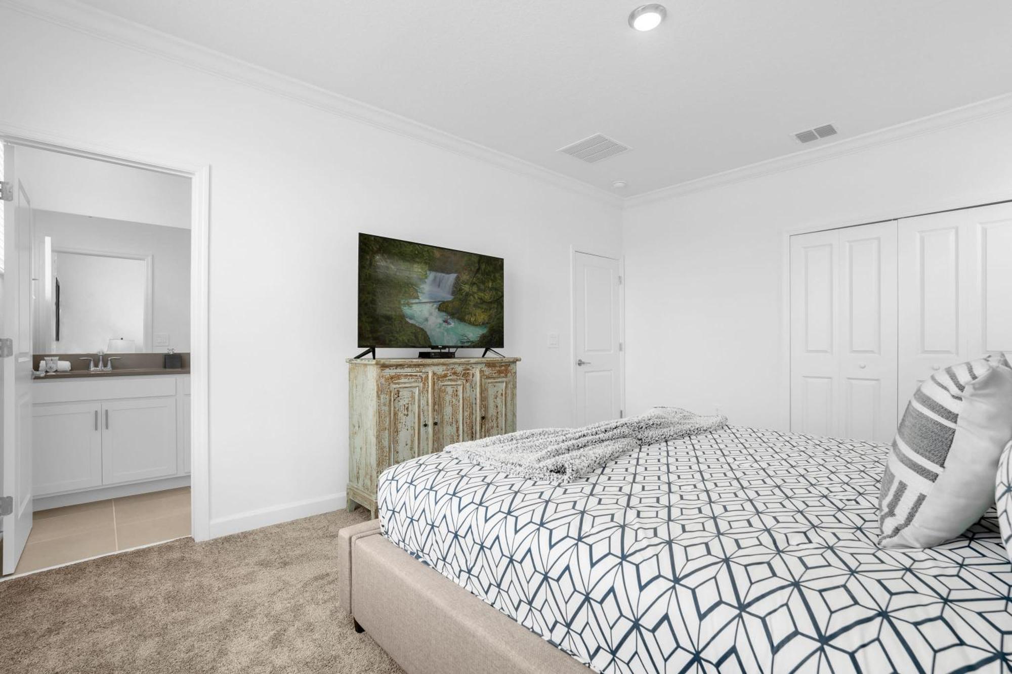 Upstay - New Build At Championsgate With & Pool