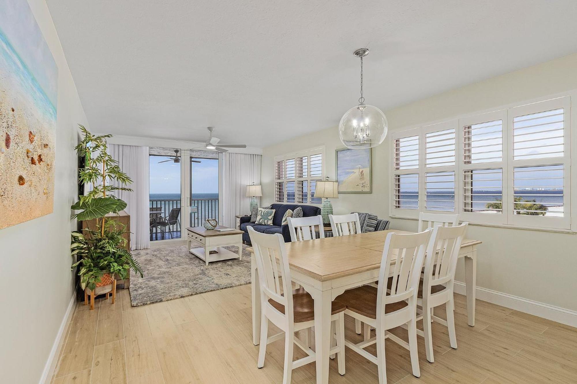 Estero Island 2br: Ocean Views, Pool & Bbq Area * Fort Myers Beach
