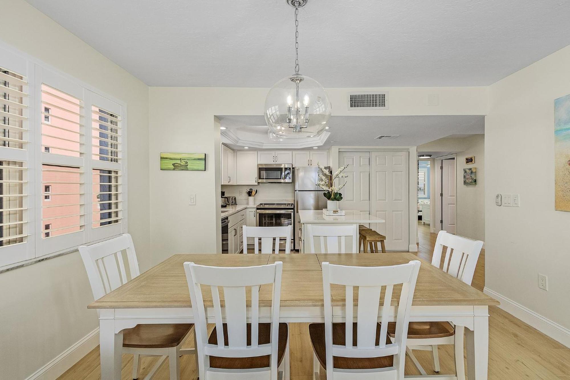 Estero Island 2br: Ocean Views, Pool & Bbq Area *