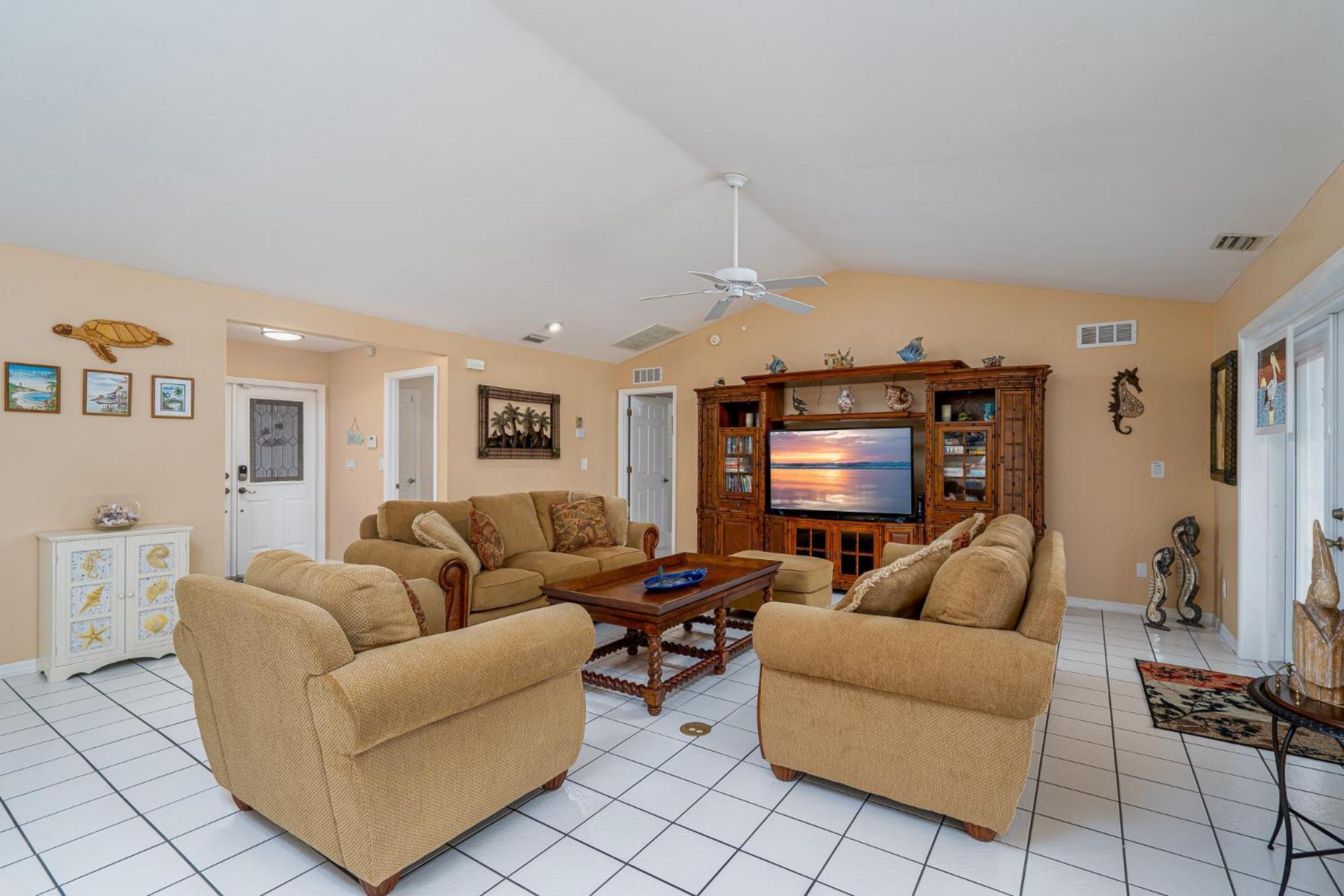 Holiday home Sunset Special: 3br Oasis, Heated Pool, Views
