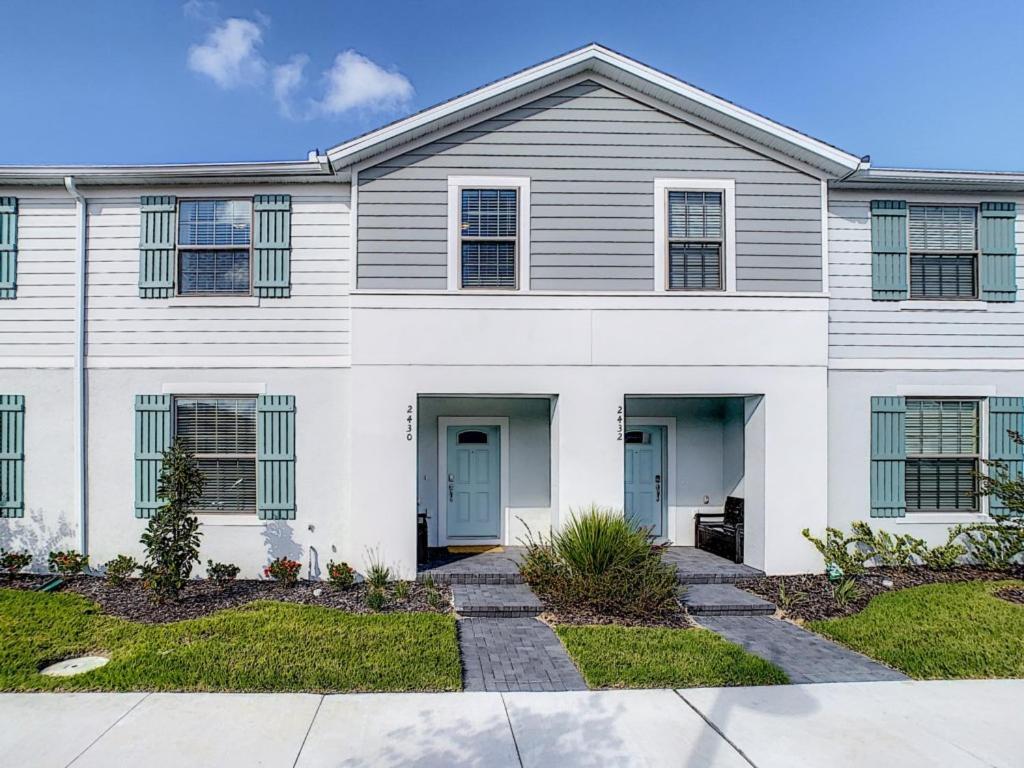 New Lovely Townhouse 5 Beds Private Pool Cub Free