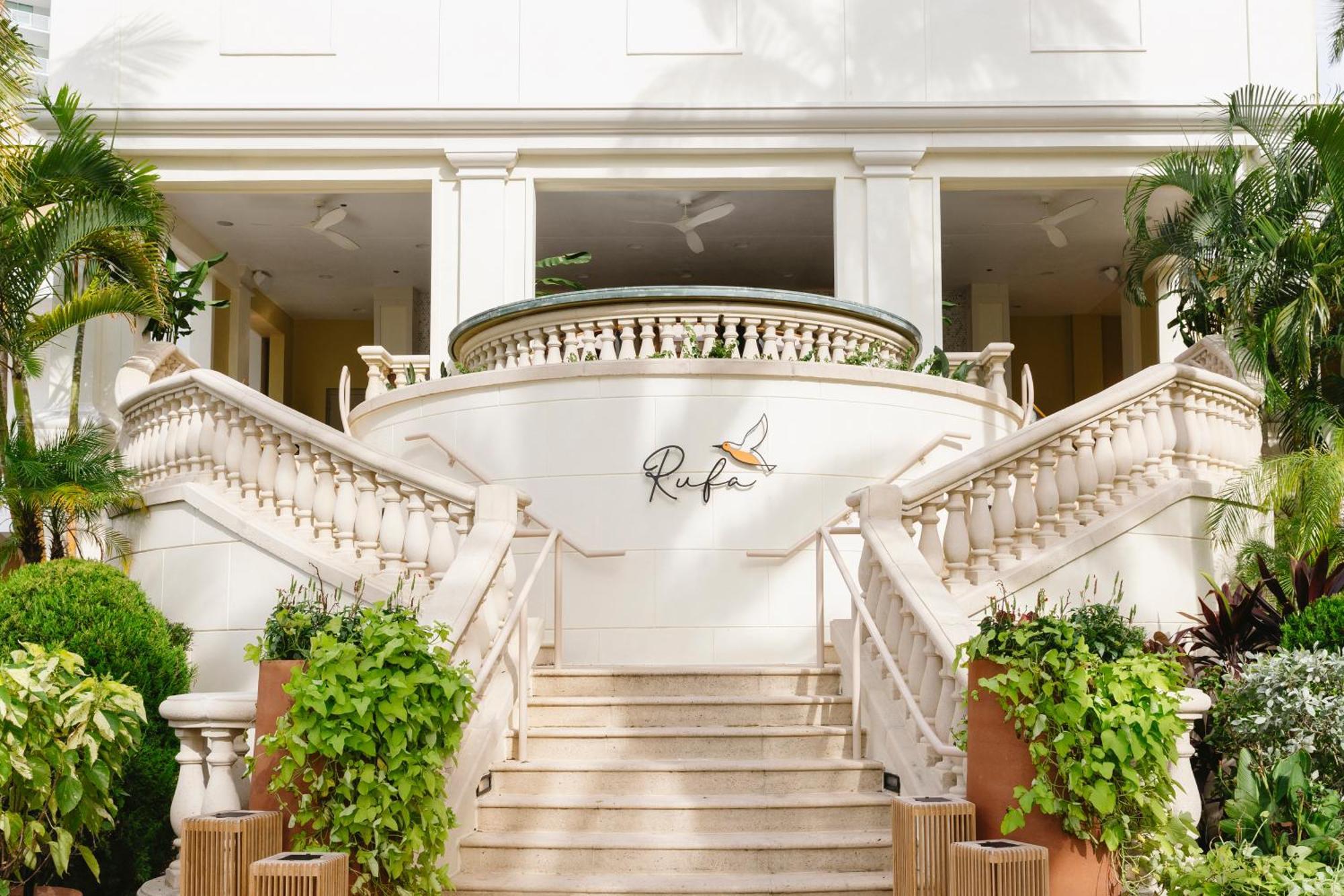 The Ritz-carlton, Hotel