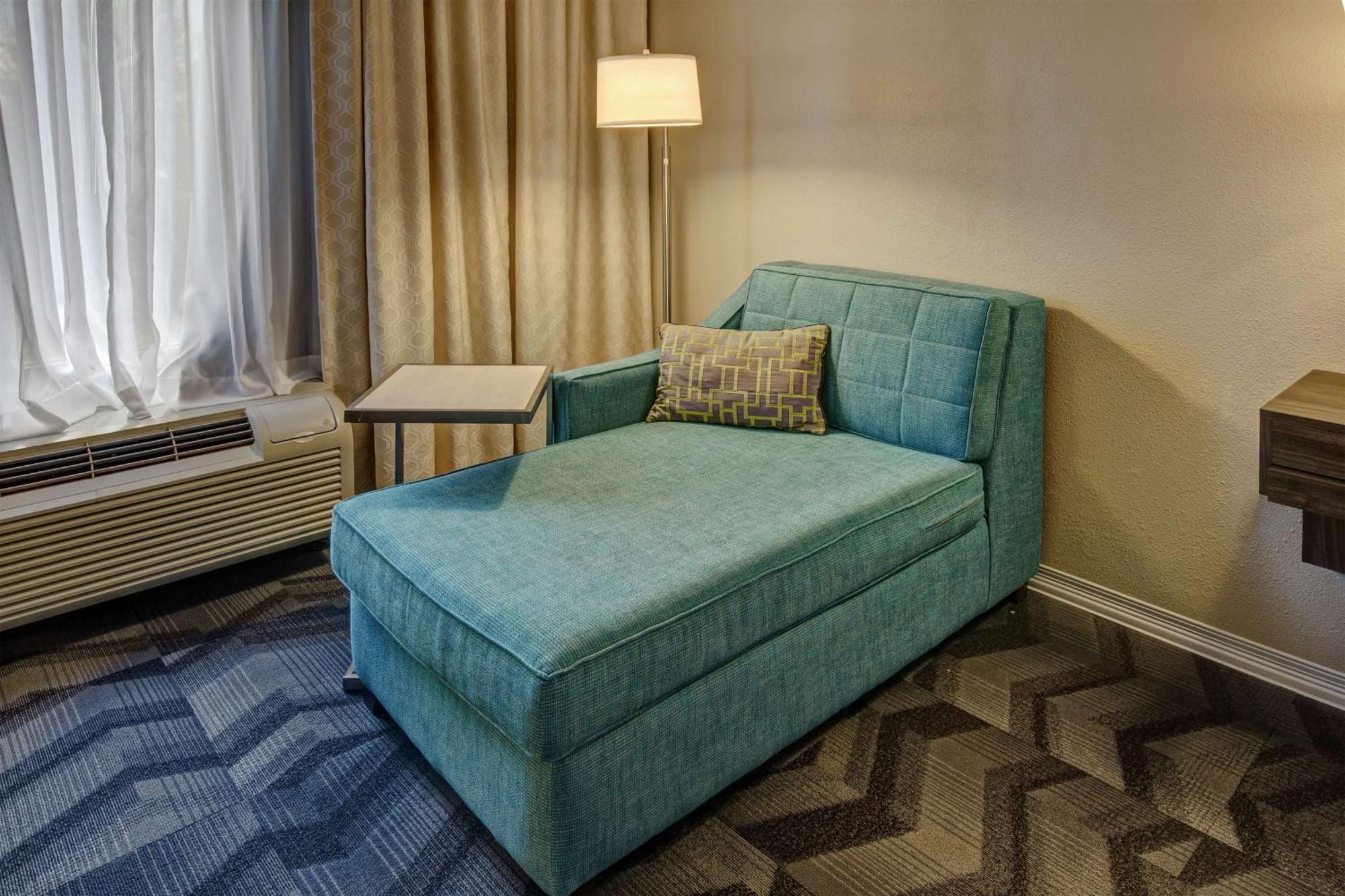 Hotel Hampton &
