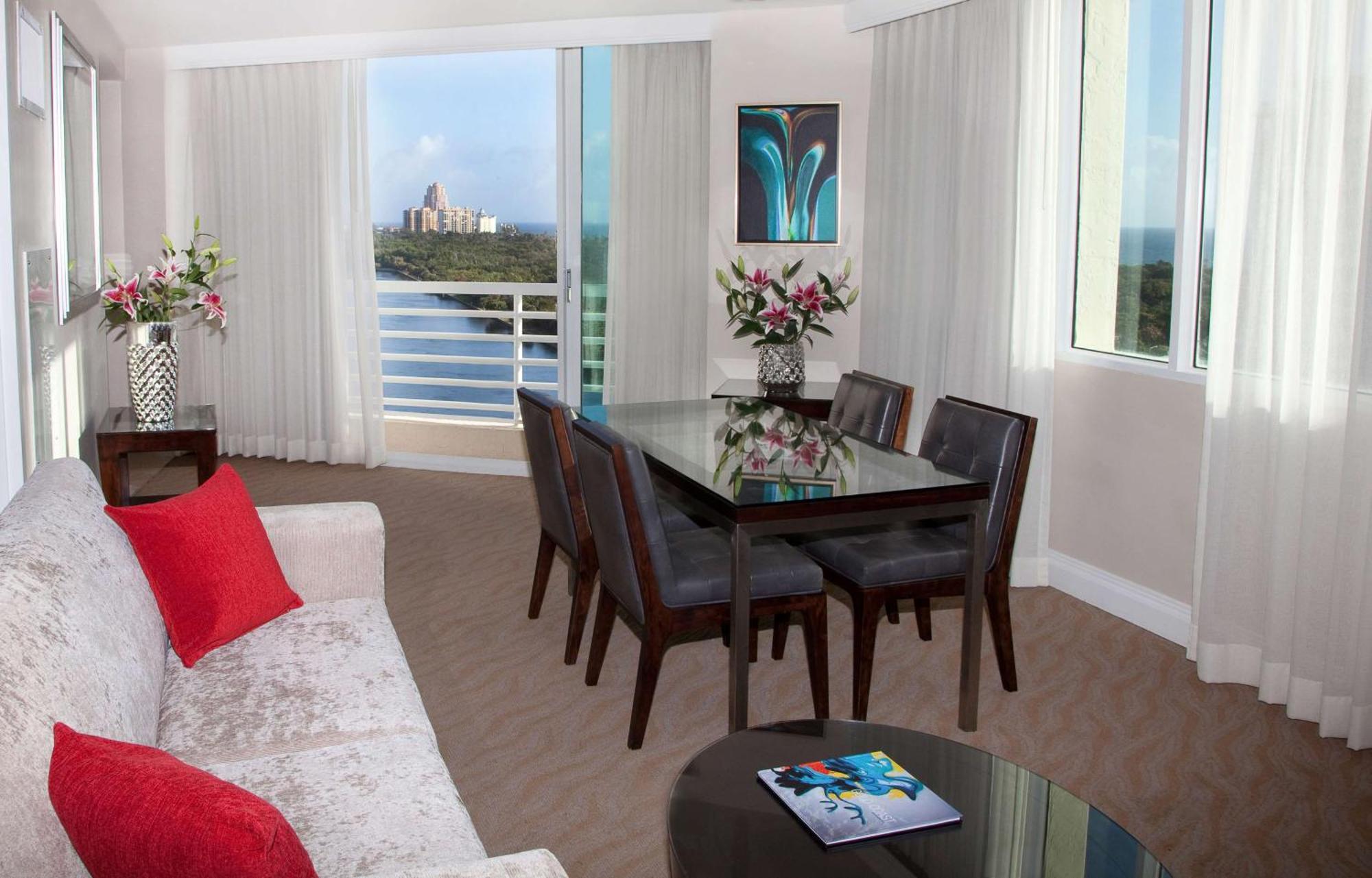 Hotel Gallery One - A Doubletree By Hilton