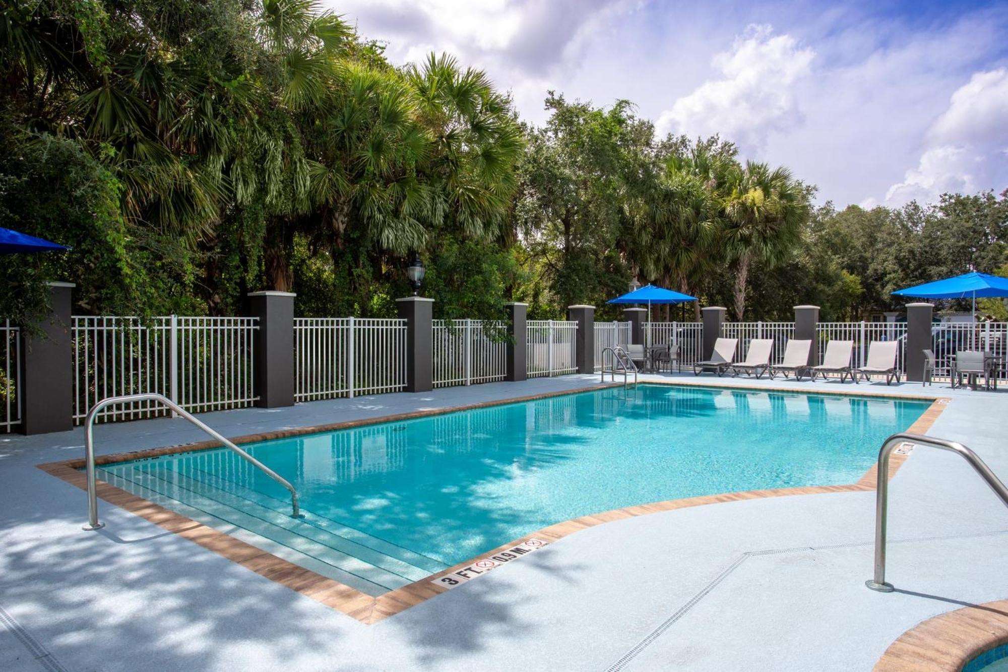 Hotel Express & East-lakewood Ranch By Ihg