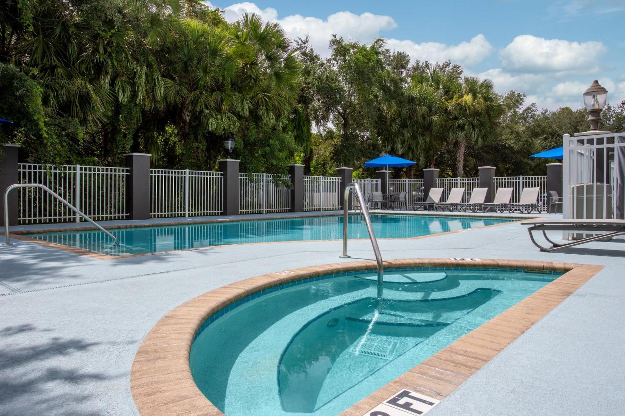 Express & East-lakewood Ranch By Ihg Hotel