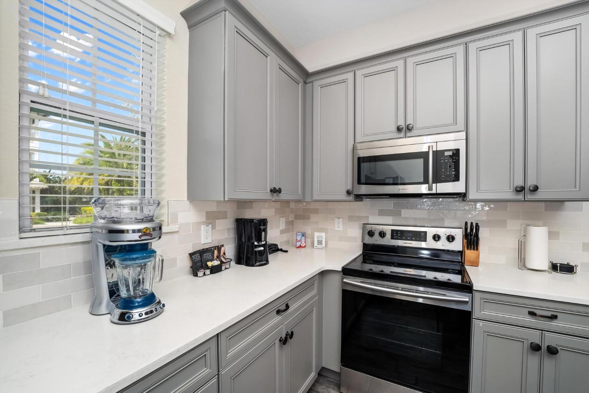 Pineapple Dream With Private Hot Tub Near And Margaritaville Access - 8000sb Holiday home
