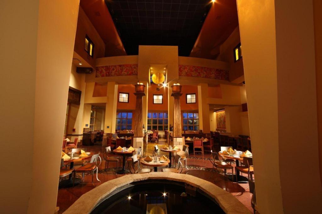 Resort Disney's Coronado Springs 3*