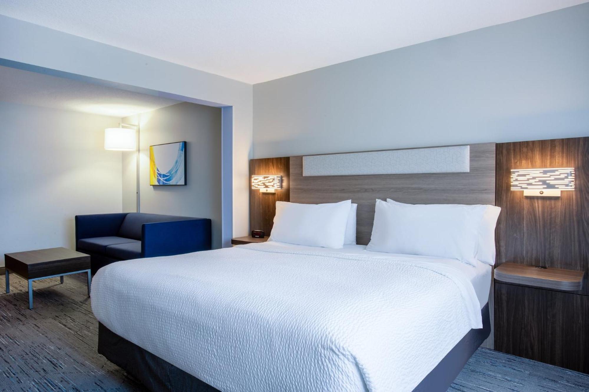 Express & East-lakewood Ranch By Ihg