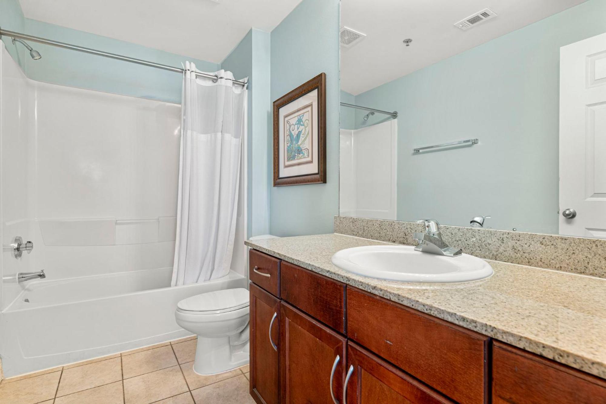 Laketown Wharf 1115 Apartment