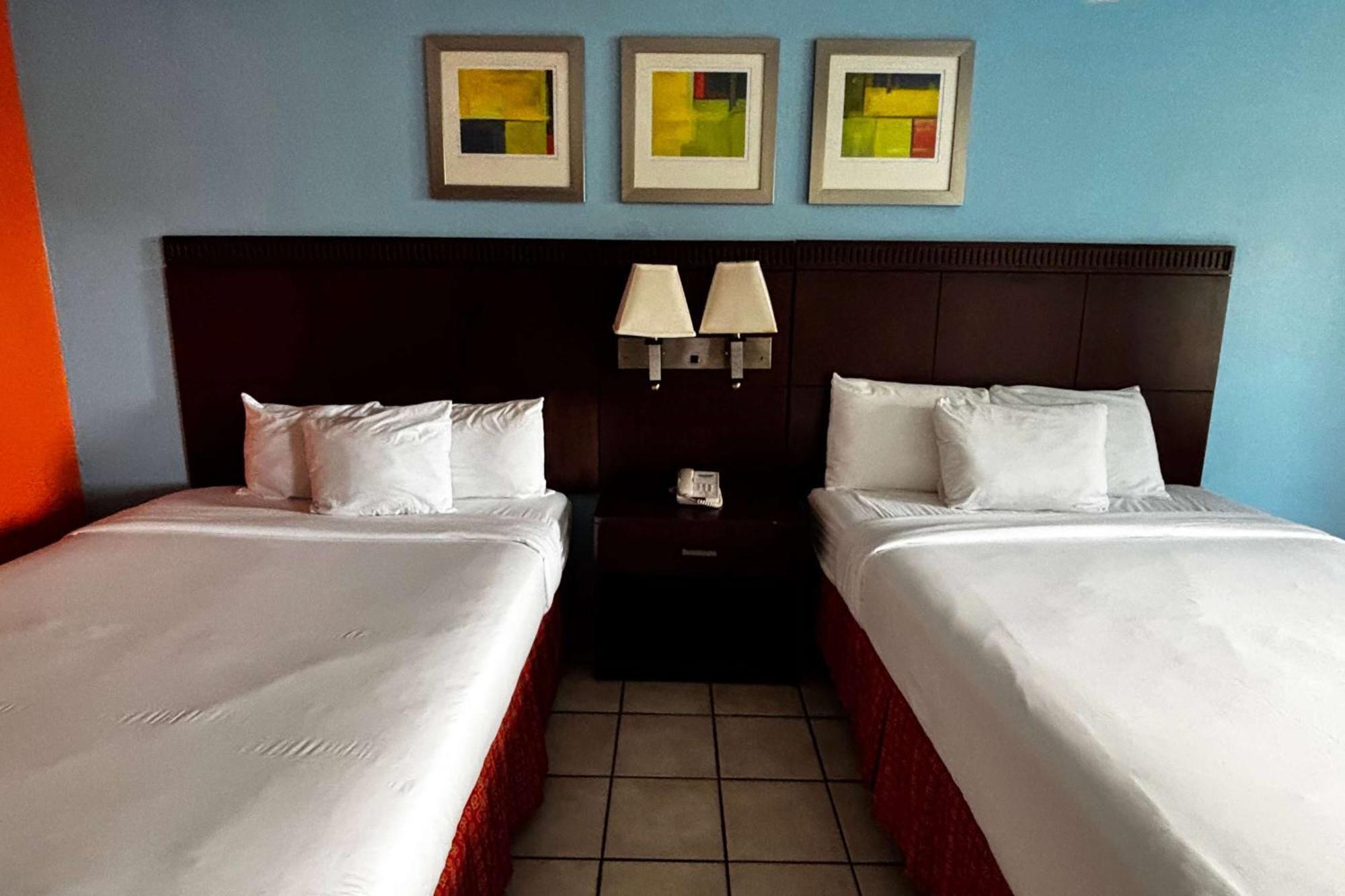 Ramada By Wyndham Flamingo Water Park Kissimmee