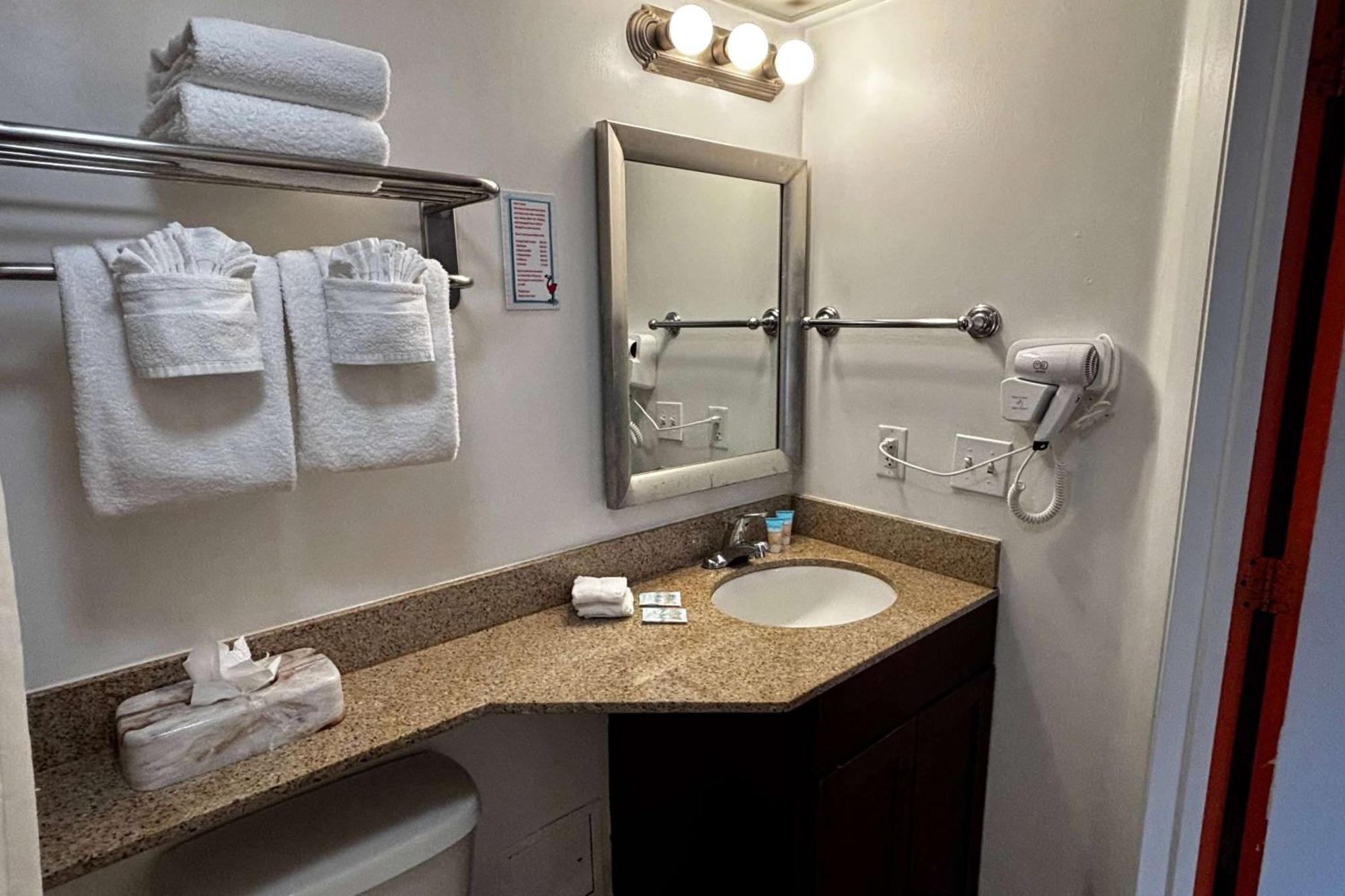 Ramada By Wyndham Flamingo Water Park Hotel Kissimmee