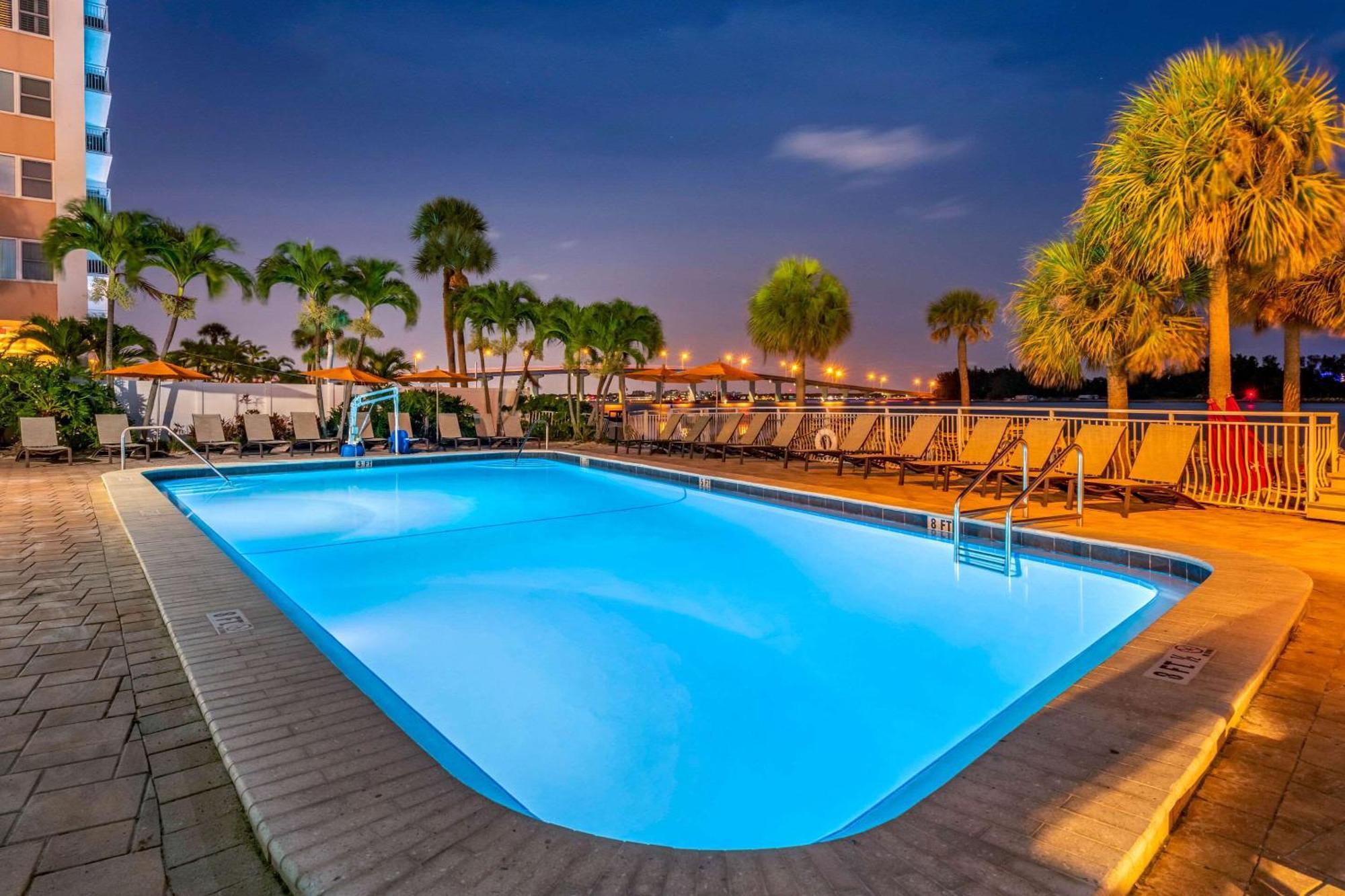 Winter The Dolphin's Club, Ascend Collection Clearwater Beach