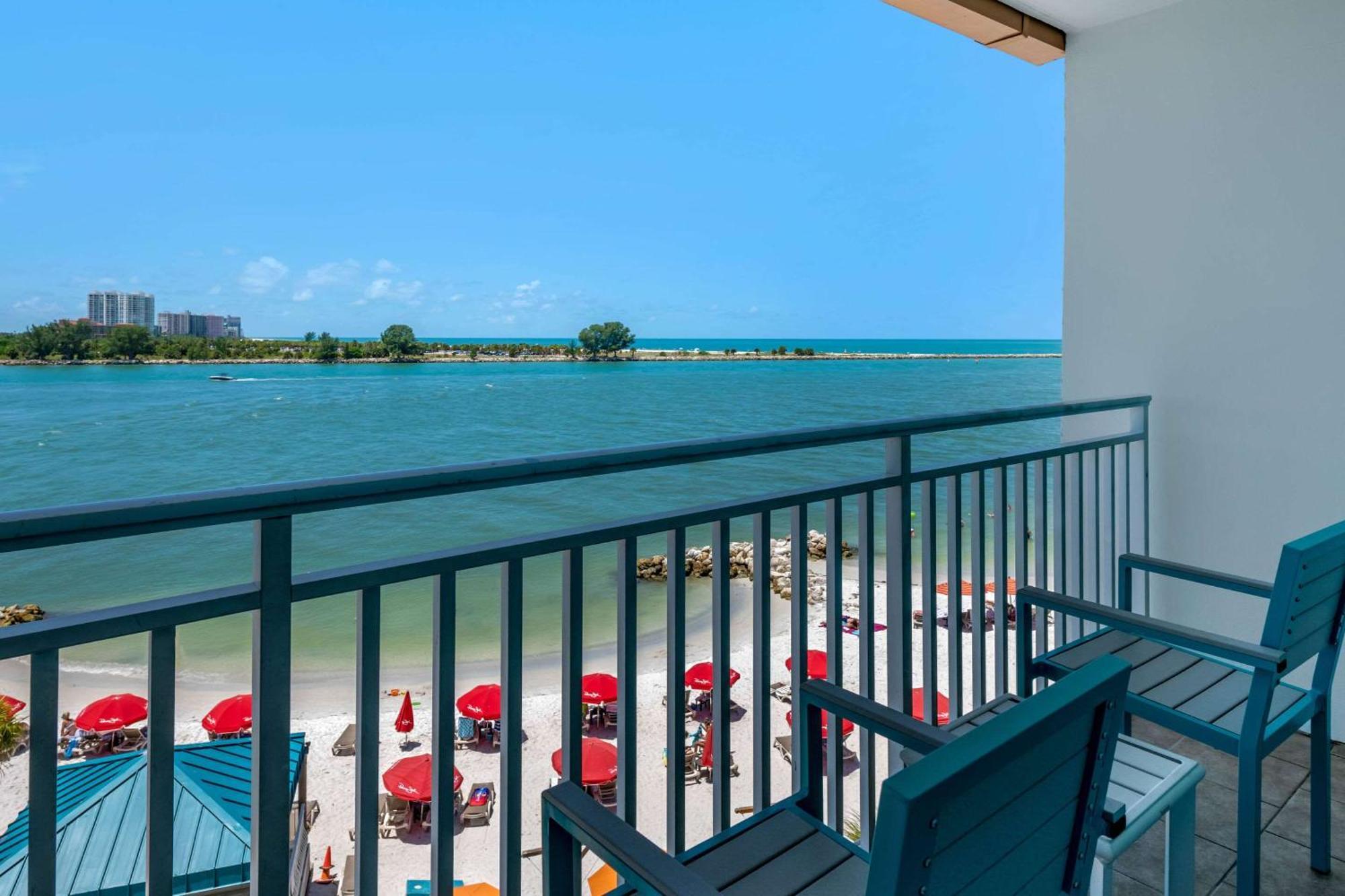 Winter The Dolphin's Club, Ascend Collection Hotel 3*