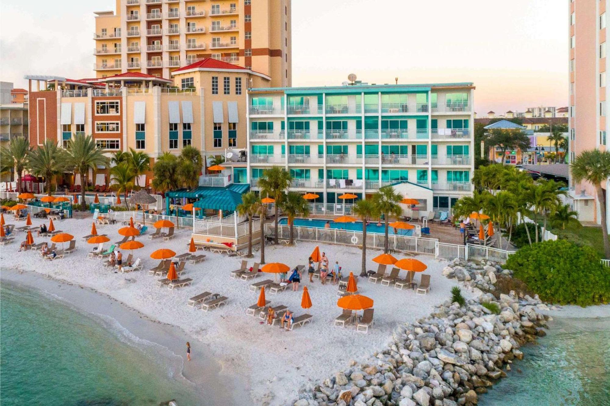 Winter The Dolphin's Club, Ascend Collection Clearwater Beach