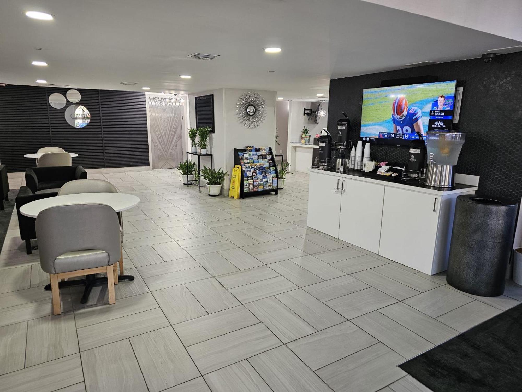 La Quinta I-95 Deerfield - Next To The Depot & Behind The Wawa Hotel 3*