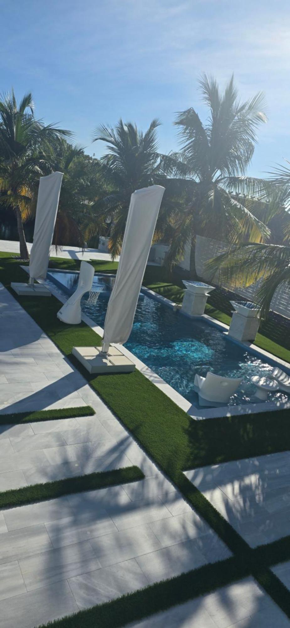 Oasis * Key Largo