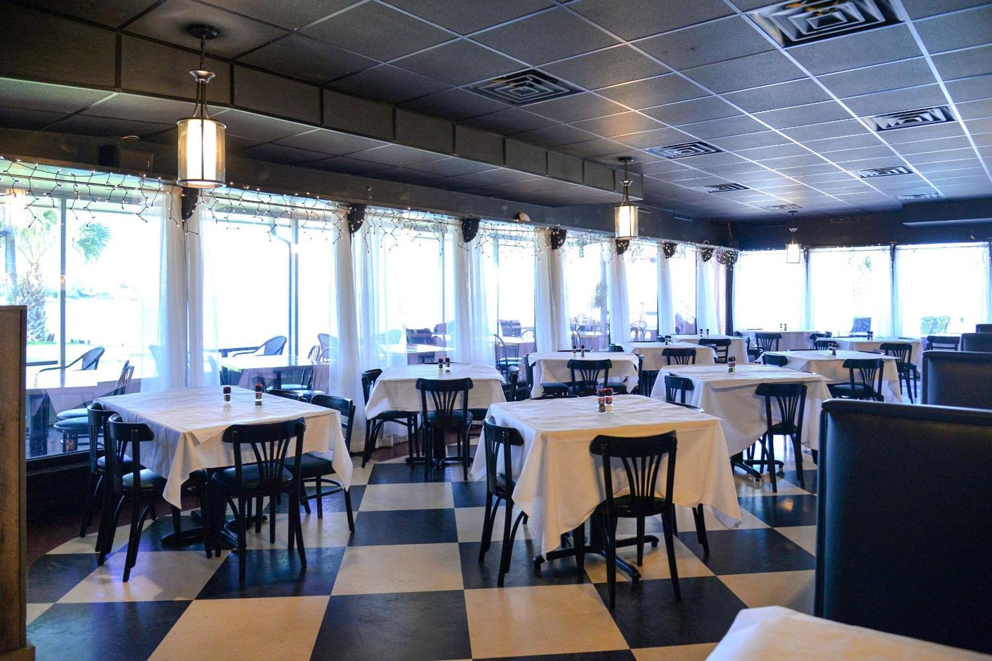 Hotel Quality & Bayside Near Pensacola 2*