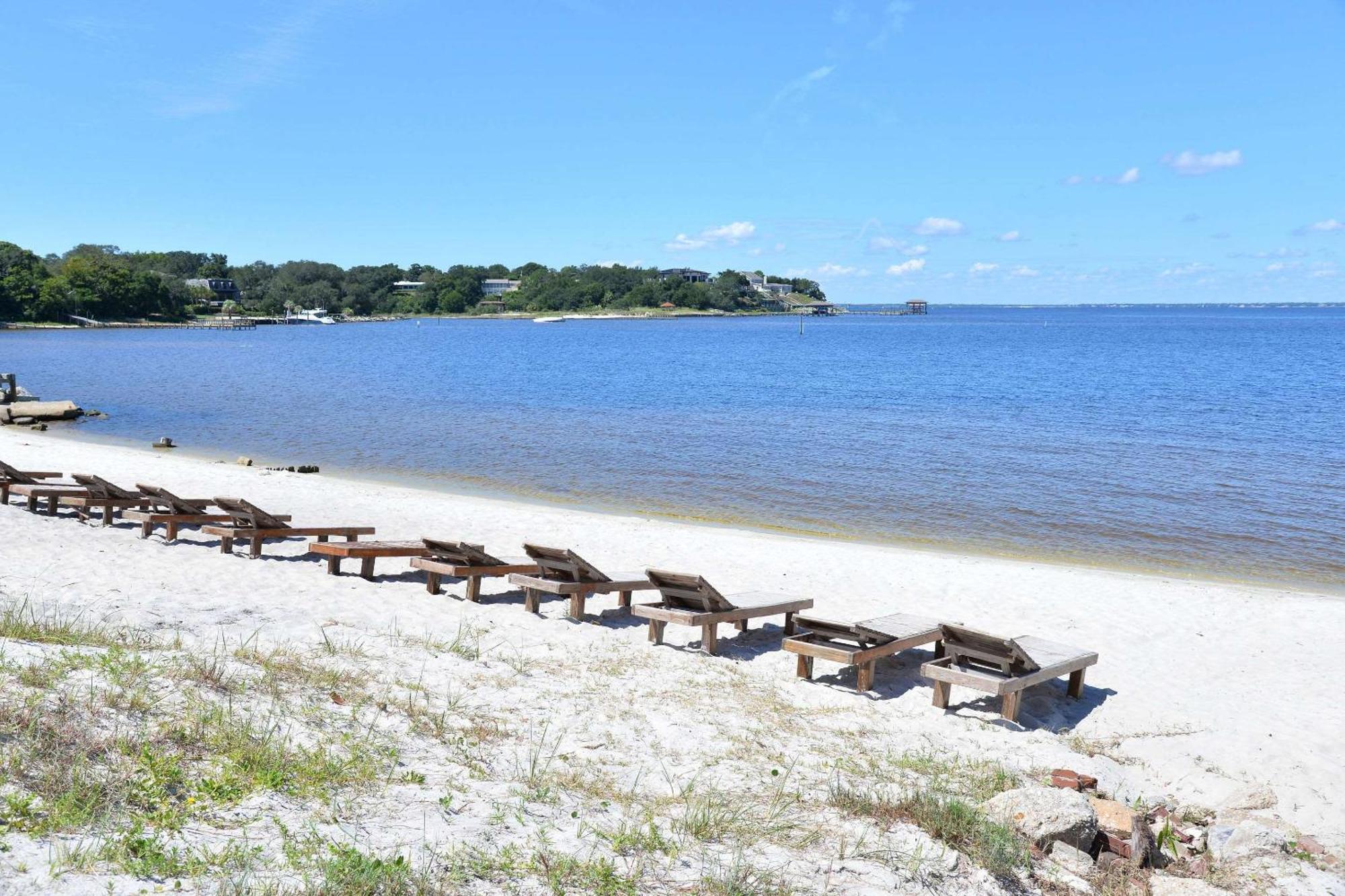 Quality & Bayside Near Pensacola 2*