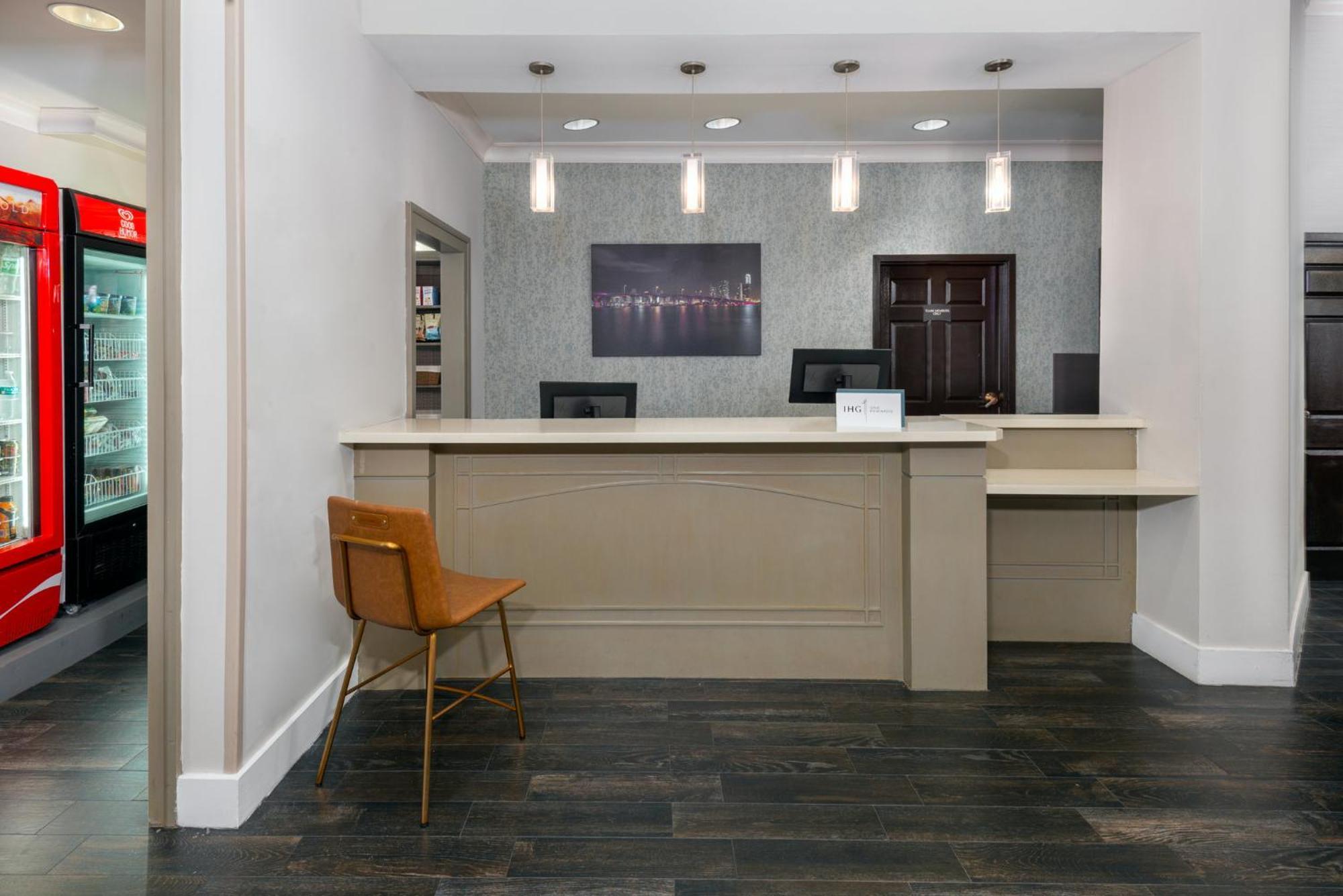Staybridge Miami Area By Ihg Hotel Doral