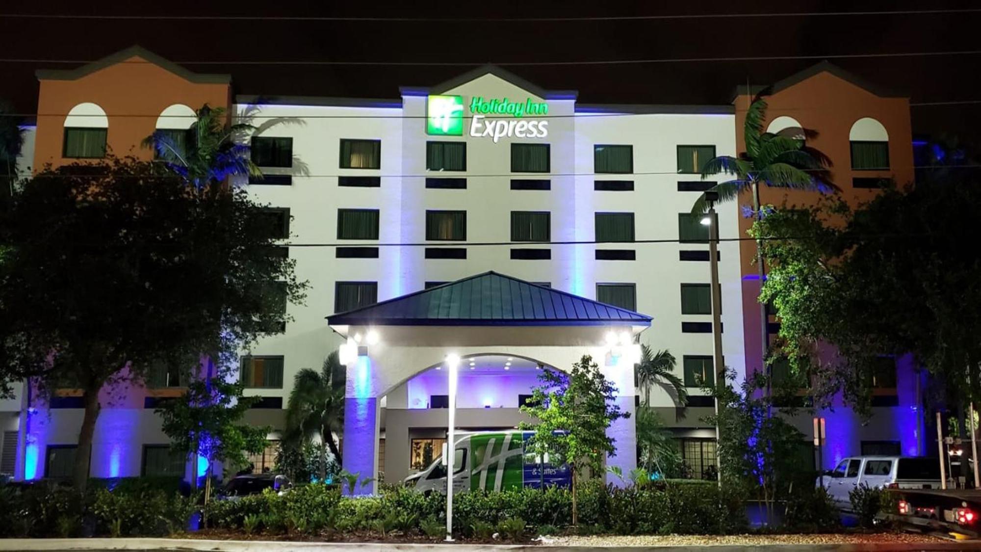 Express And Lauderdale Airport West By Ihg