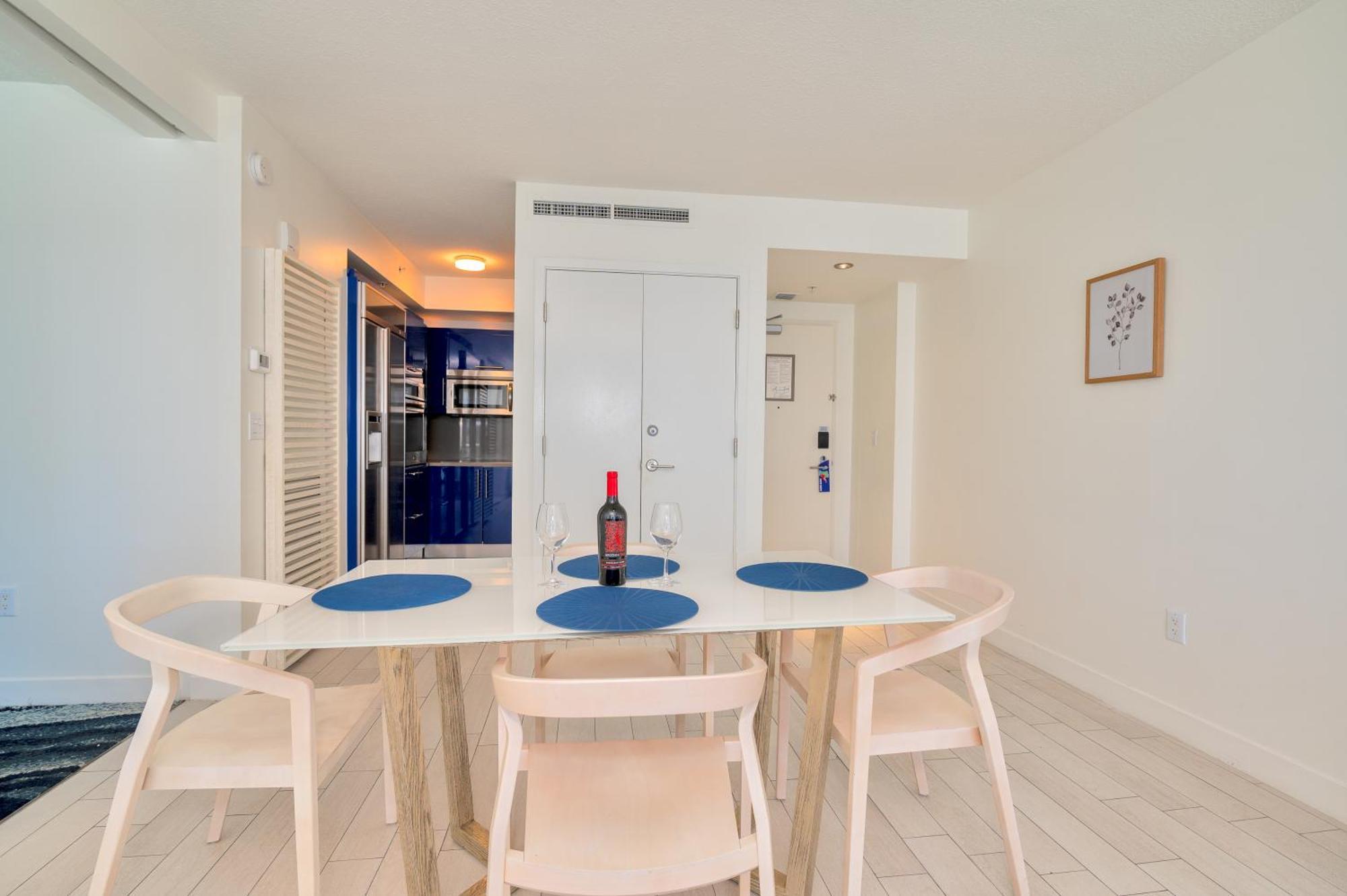Apartment Stylish 1br With 5 Star Amenities And Stunning Views Fort Lauderdale