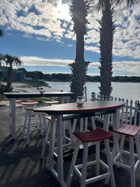 Quality & Bayside Near Pensacola Gulf Breeze