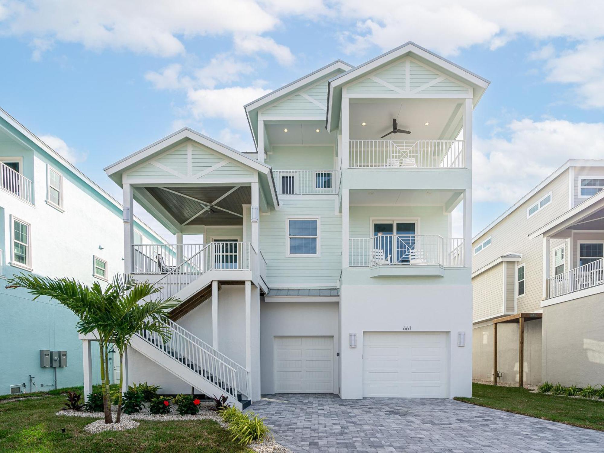 Beach-to-bay 5br: Pool, Spa, Gulf Views, Elevator Holiday home Fort Myers Beach