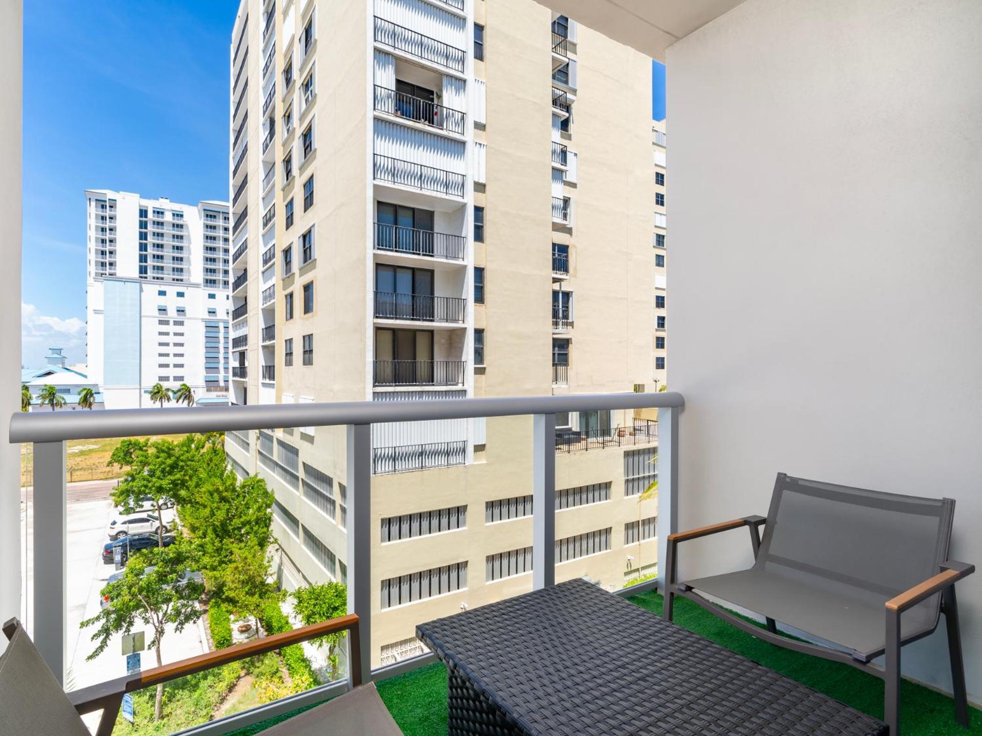 Apartment Ch Luxury & On The *