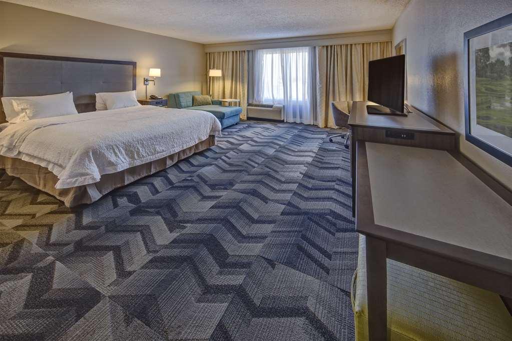 Hampton & Hotel 3*
