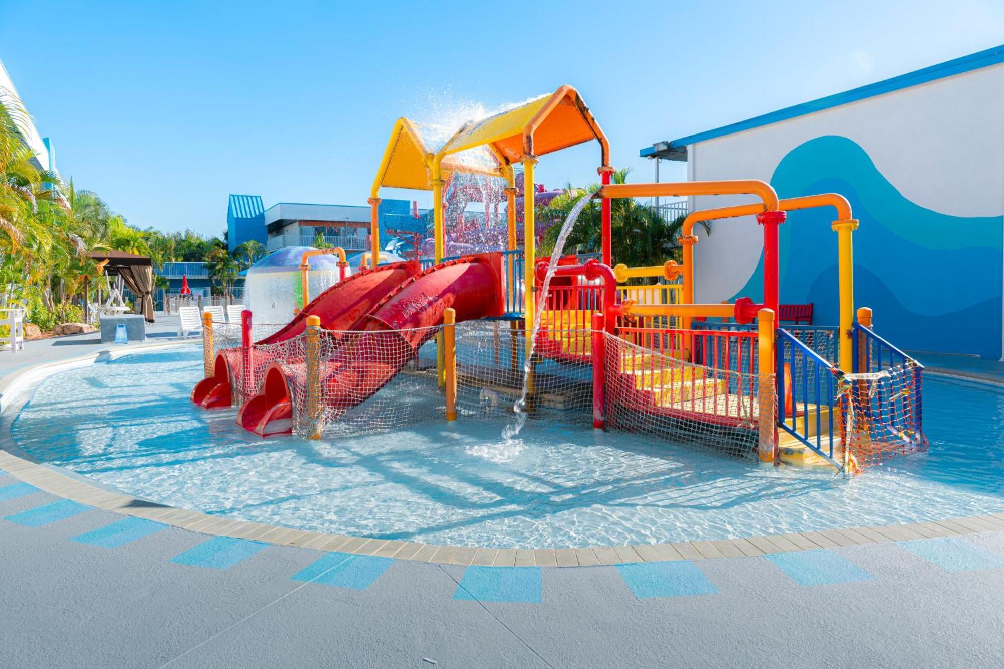 Ramada By Wyndham Flamingo Water Park 3*