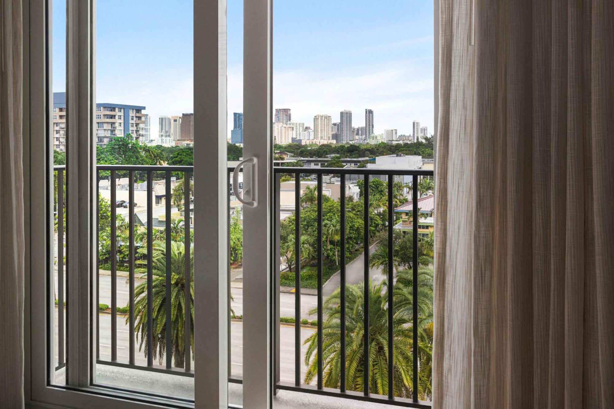Embassy By Hilton Lauderdale 17th Street 3*