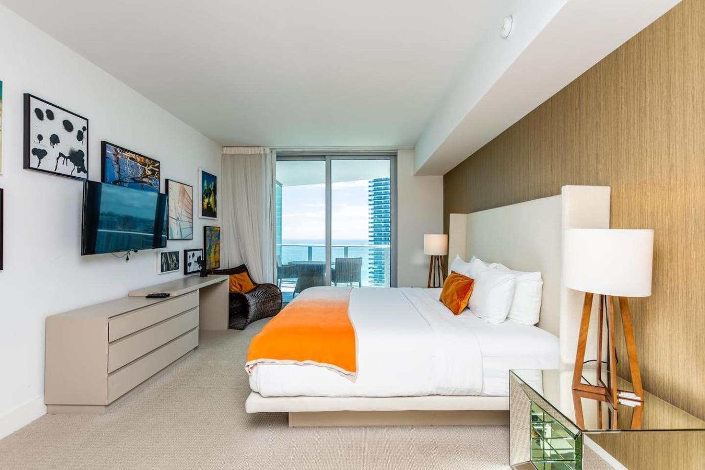 Amazing At Lyfe & Residences Hollywood