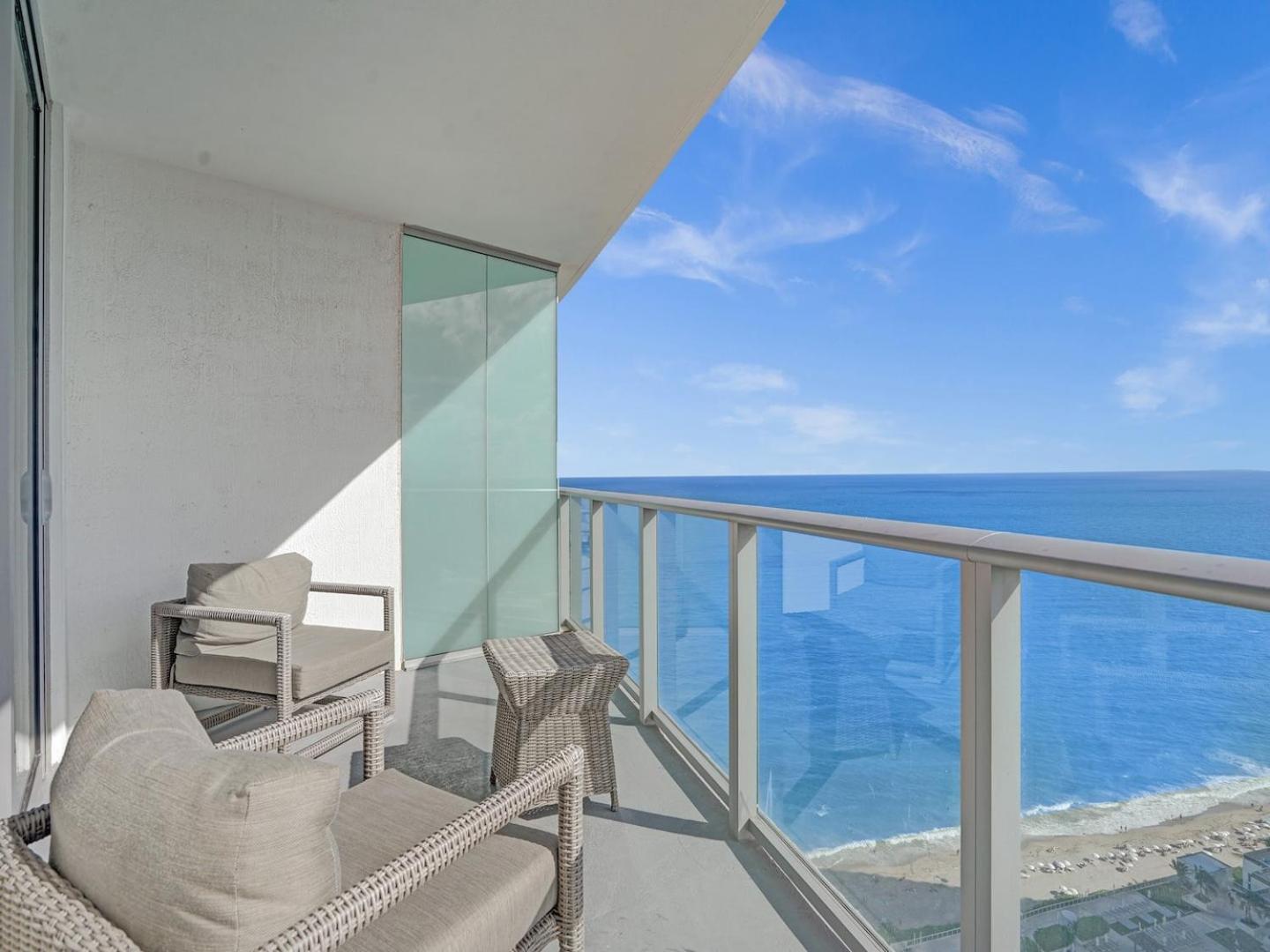 Amazing At Lyfe & Residences *