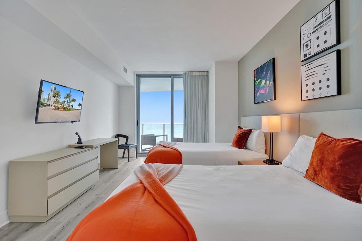 Amazing At Lyfe & Residences Apartment *